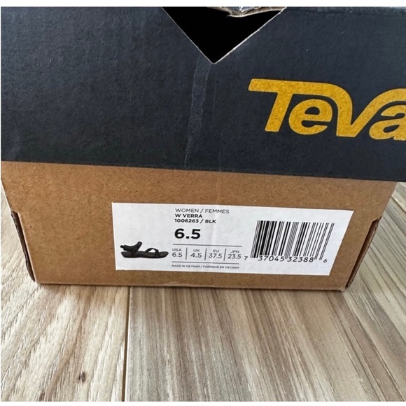 Like NeW! Teva Black and Gray Sandals, 6.5 - Picture 4 of 6